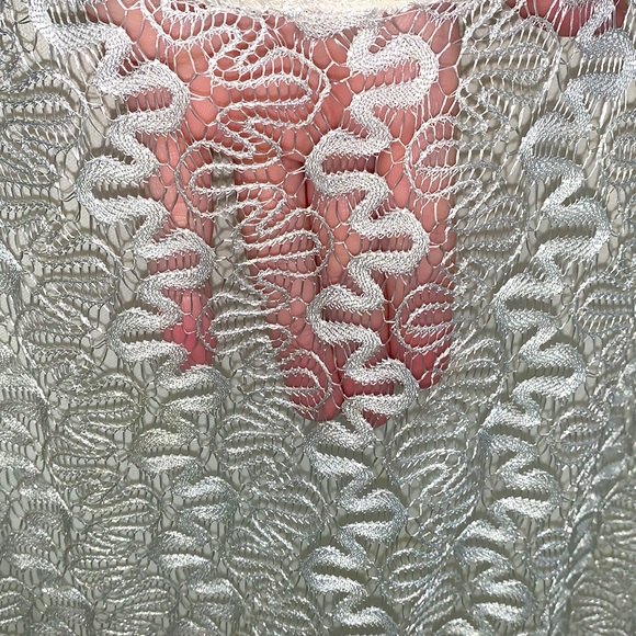 Large Lavish white laced top with tank top underlay - Picture 7 of 7